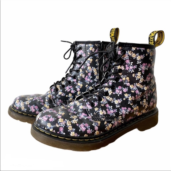 Dr. Martens Other - Dr. Martens delaney floral black boot size 3
